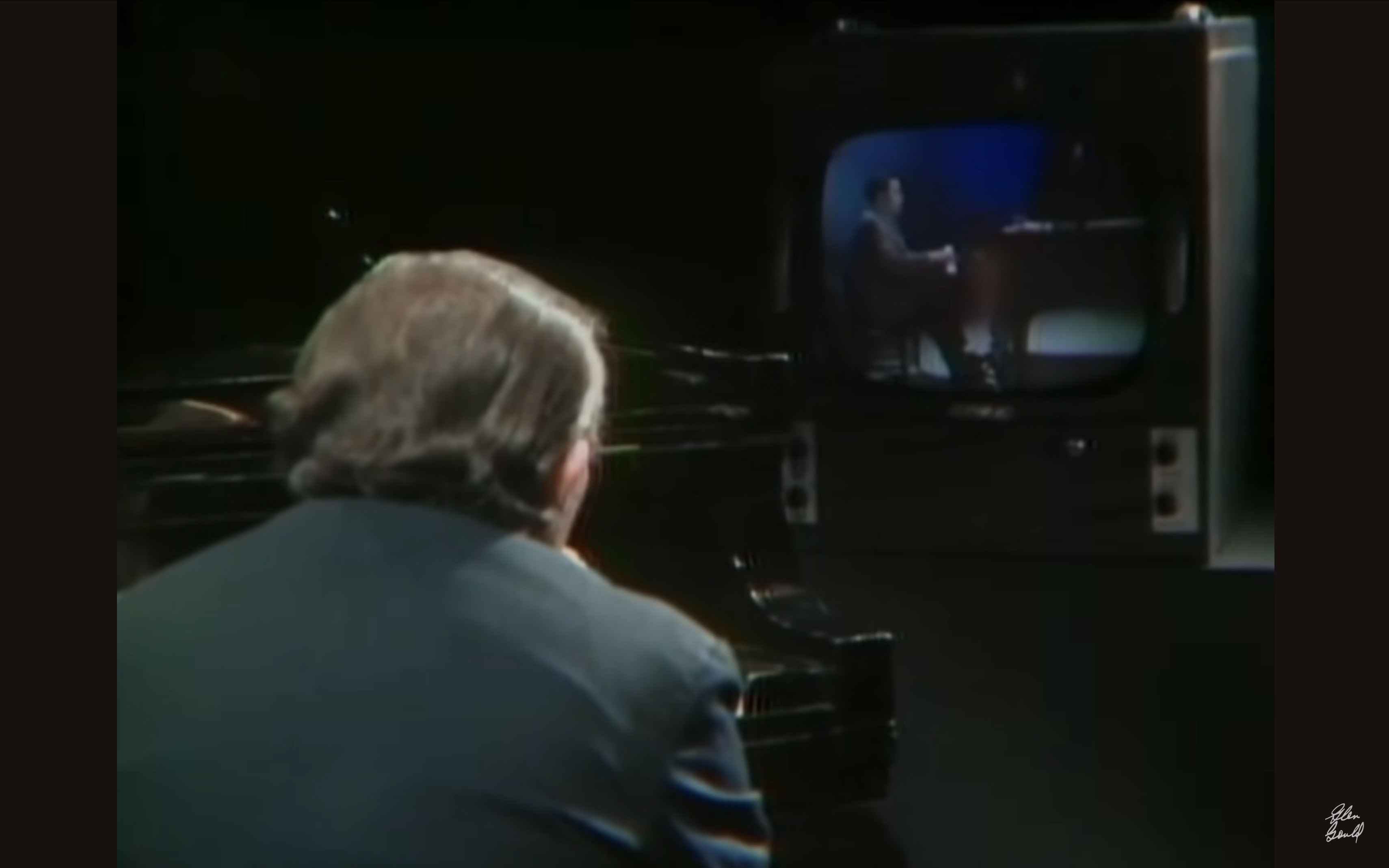 One particularly telling moment was Glenn’s willingness to poke fun at himself by embodying an alternate persona—a frumpy, sweater-clad professor—through a video feed. While pointing out the clichés in Mozart’s C Minor Concerto, he also infused his analysis with an appreciation for Mozart’s artistry, even in the midst of tonal, chordal, and modulatory imperfections.