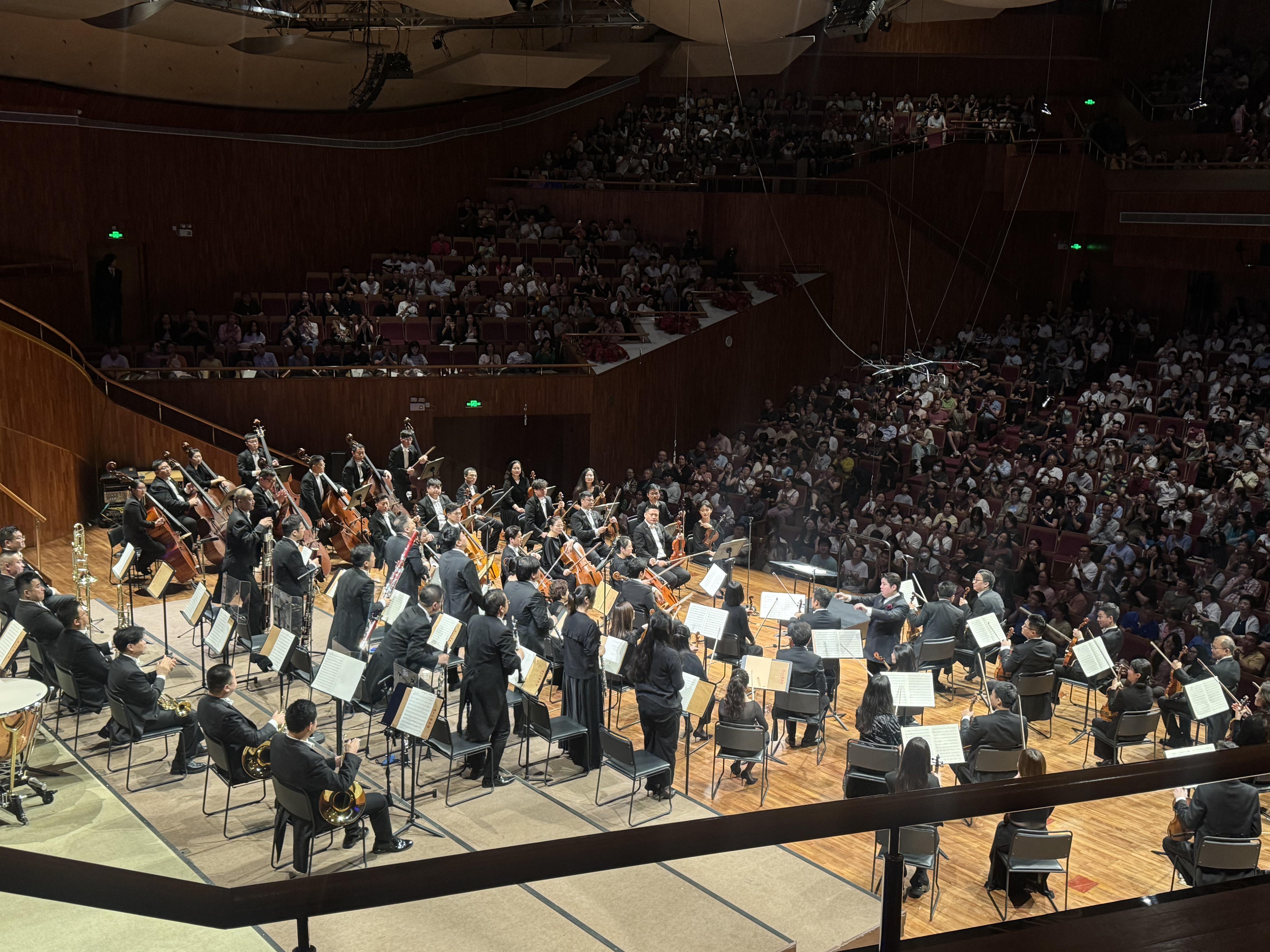 GSO’s Xinghai Concert Hall has outstanding acoustics. (Like, significantly better than the Shanghai Symphony Orchestra’s Jaguar Concert Hall. While Guangzhou’s hall offers an immersive, three-dimensional sound, some sections in Shanghai’s venue feel thin, even, and acoustically flat)