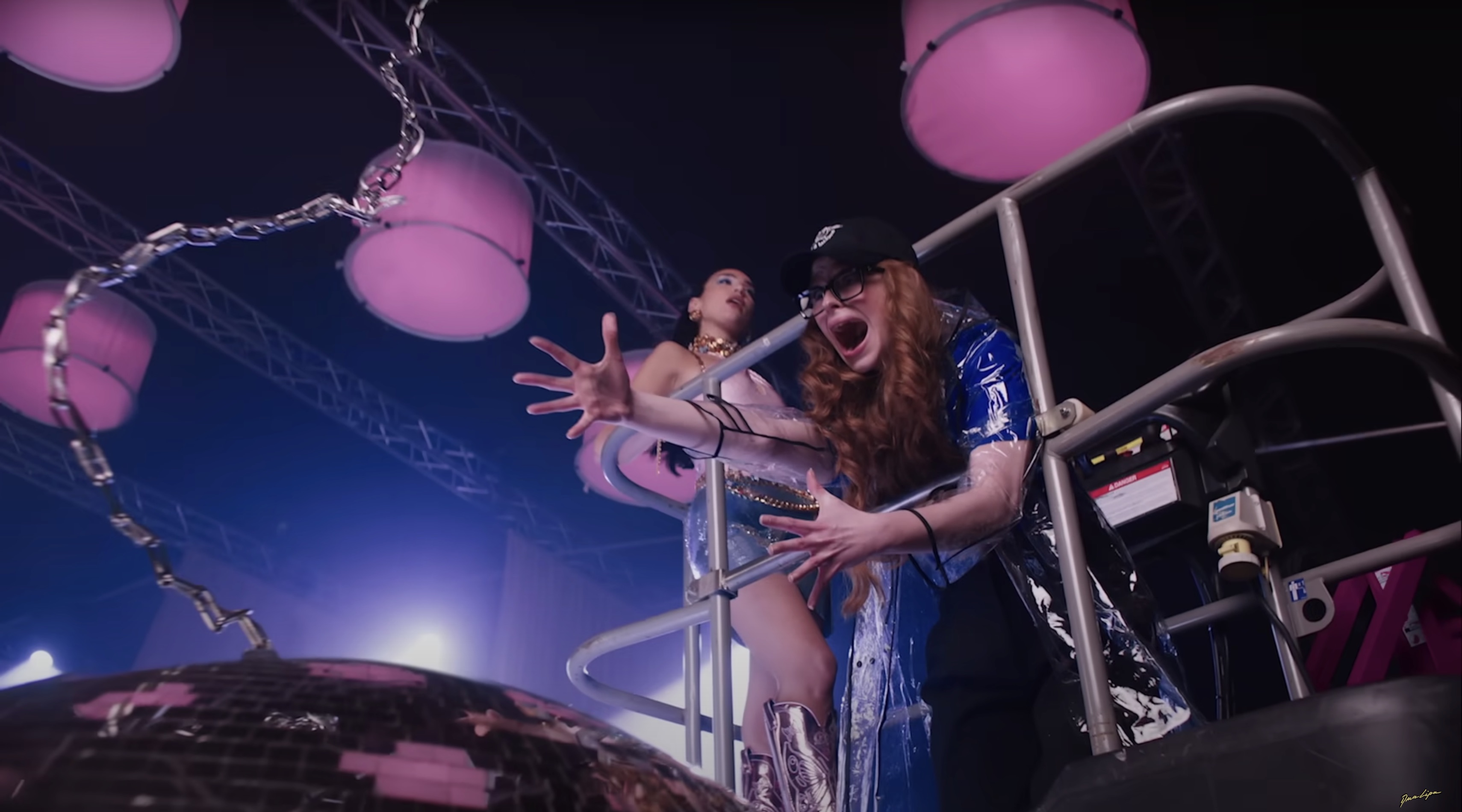 when my heart break, when my world shake&mldr; it&rsquo;s like same chaotic and absurdity but more control