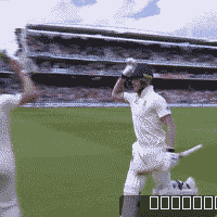 जब आप आखिरकार अपना सारा काम खत्म कर लेते हैं और ऐसे जश्न मनाते हैं!