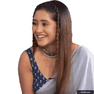 शिवांगी जोशी मजेदार कहानी साझा करते हुए मुस्कुरा रही हैं