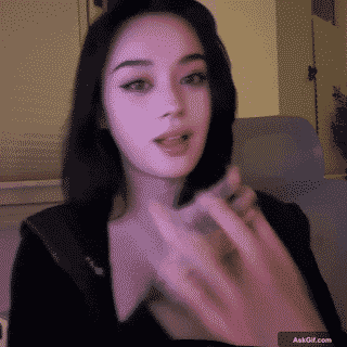 जब आपको एहसास होता है कि आप अपने क्रश से बहुत देर से बात कर रहे हैं!