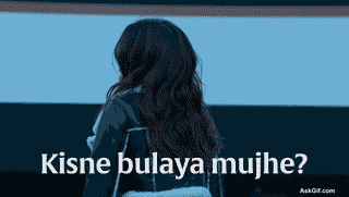 Shanaya Kapoor Turns Around Curiously After Hearing Someone Call Her