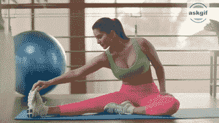 Dream of every boy to get a gym trainer like her.