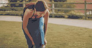 This is how you can change your dress in public without getting Awkward.