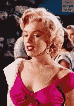 जब कोई बच्चा आपको अपनी मां के सामने बार-बार हिट करता है।