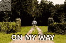 जब बीएई घर पर अकेली है।