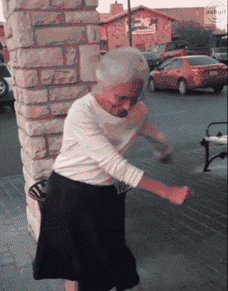 जब आप आखिरकार उस नए दांत सेट को प्राप्त करते हैं तो आप इतने लंबे समय तक चाहते थे।