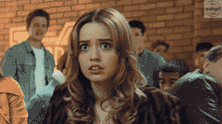 जब आपकी माँ आपको रिश्तेदारों से बात करने के लिए मजबूर करती है।