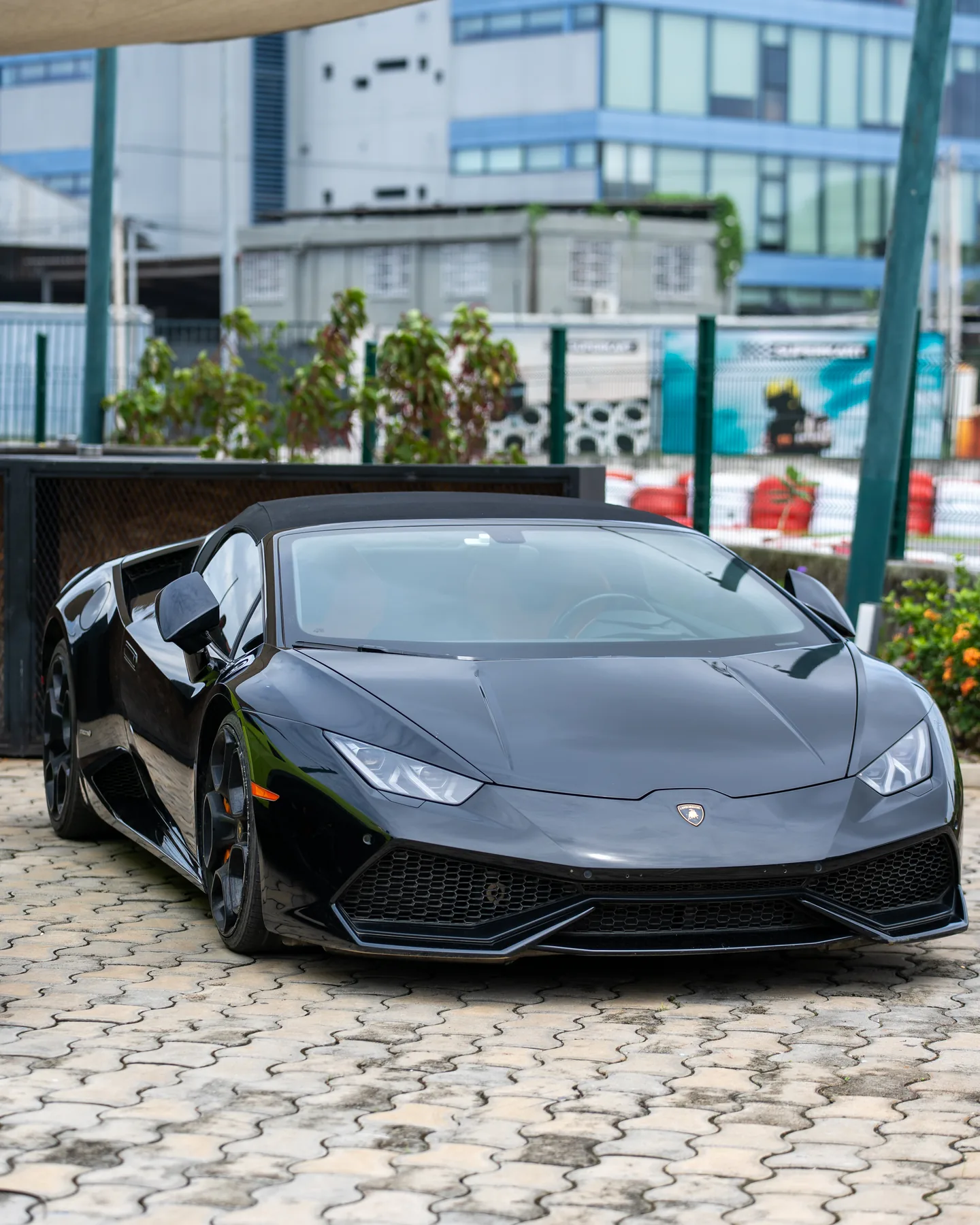 Lamborghini Hurac&aacute;n Spyder in the Race Weekend supercar paddock