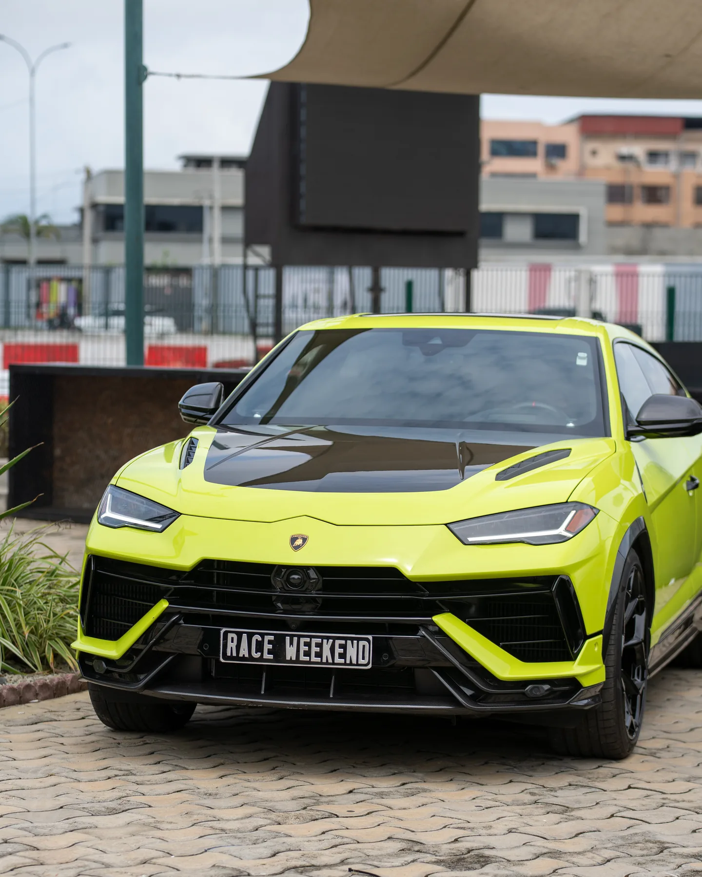 Lamborghini Urus in Race Weekend livery at Espace Superkart, Abidjan