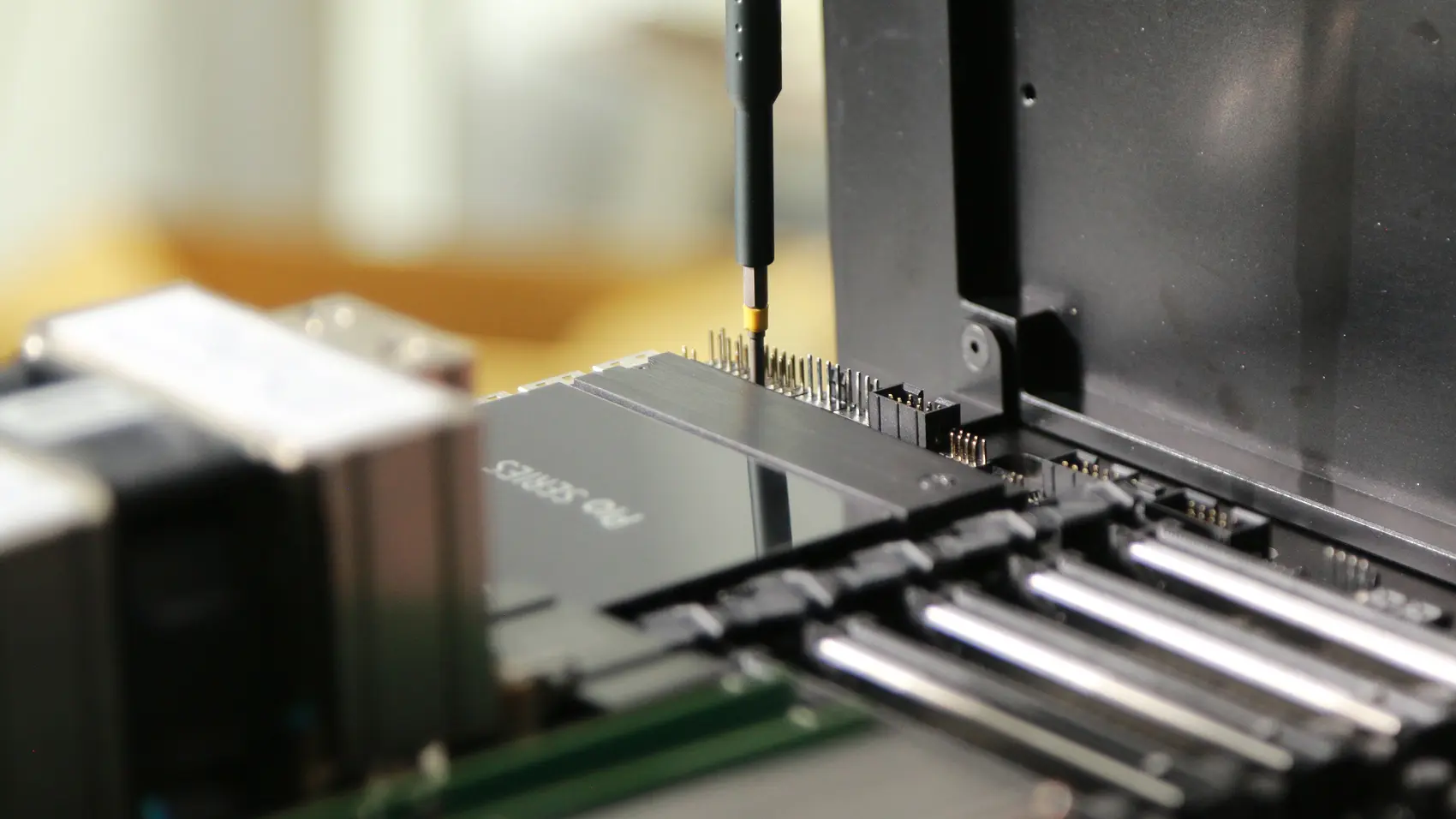 Seating the PCIe riser