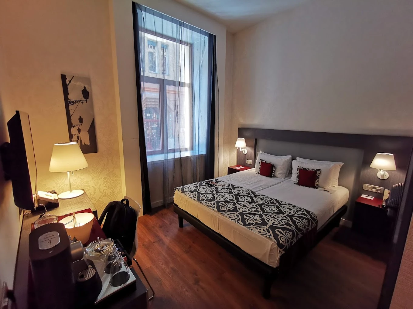 חדר שינה מפואר במלון Eurostars Palazzo Zichy