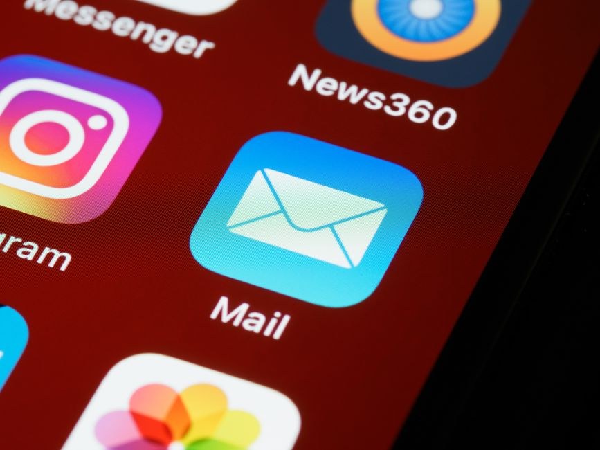애플 시리, 드디어 대변신? iOS 27 AI 대격변 미리보기! 챗GPT 긴장해야 할 이유