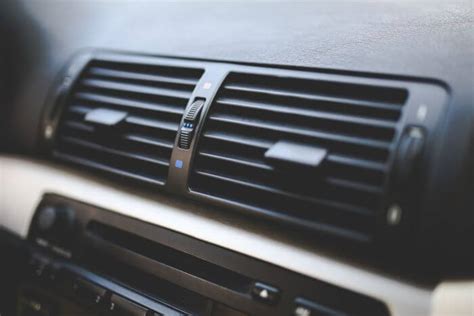 7 Cara Mudah Menjaga Kondisi AC Mobil agar Tetap Dingin di Musim Panas