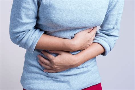 Mengatasi Sakit Perut akibat IBS dengan Menghindari Makanan Tertentu