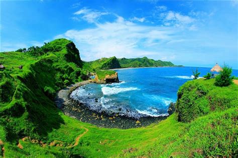 Mengunjungi Pantai-pantai Terindah di Pantai Selatan Jawa