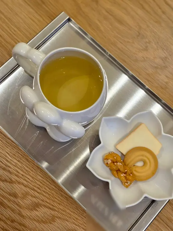 Premium welcome tea and cookies