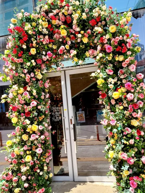 Flower archway entrance decoration