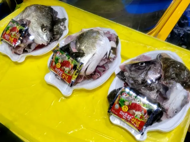 メウンタン用魚の骨と調味料