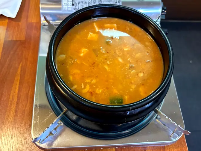 Cheonggukjang jjigae earthenware pot