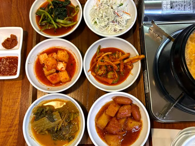 Korean side dishes banchan hotpot