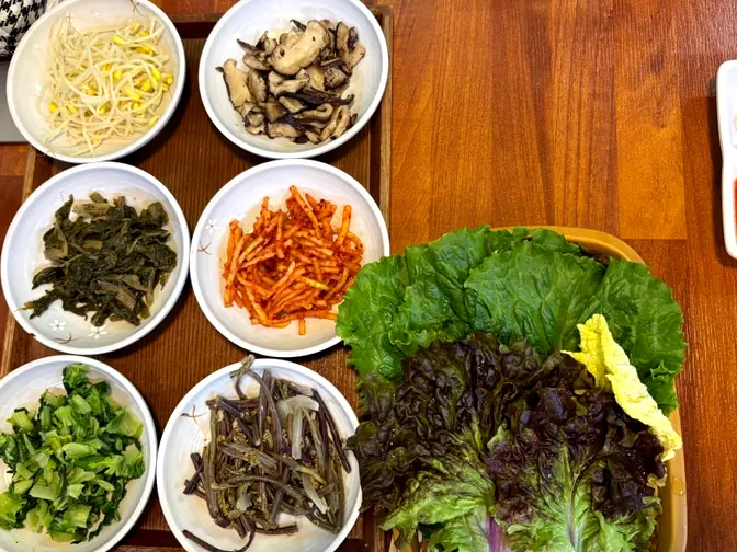 Fresh Korean vegetable side dishes