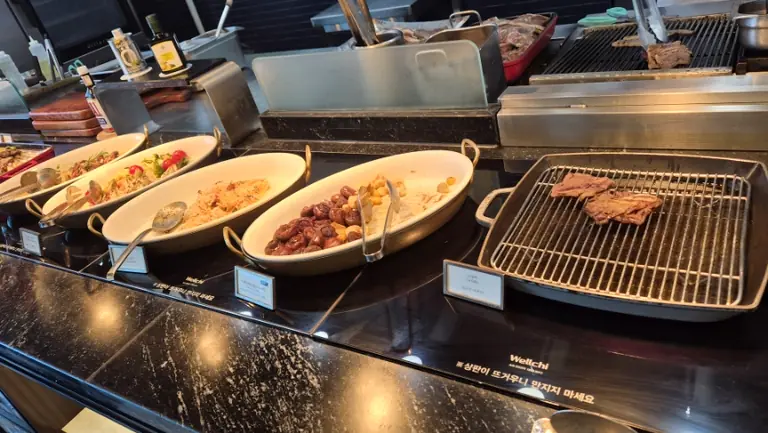Buffet grill and hot food station