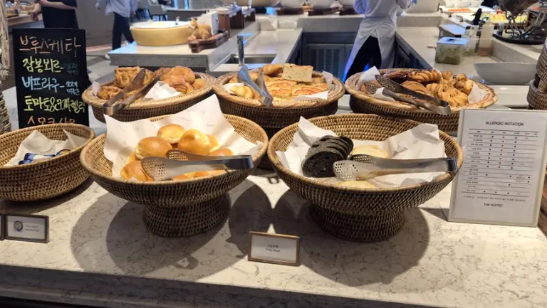 Fresh bread and bruschetta buffet station