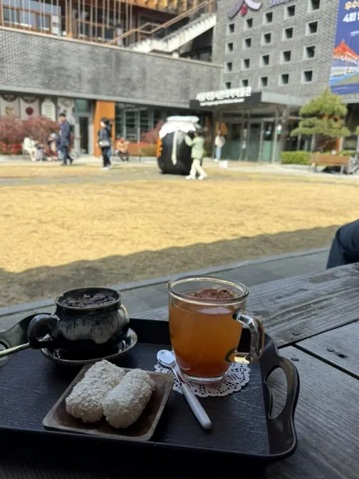 Tea set at Seoul K-Medicine Center