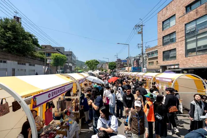 Yellow roofed market stalls row