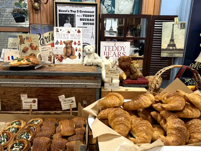 Croissant pastry display teddy bears