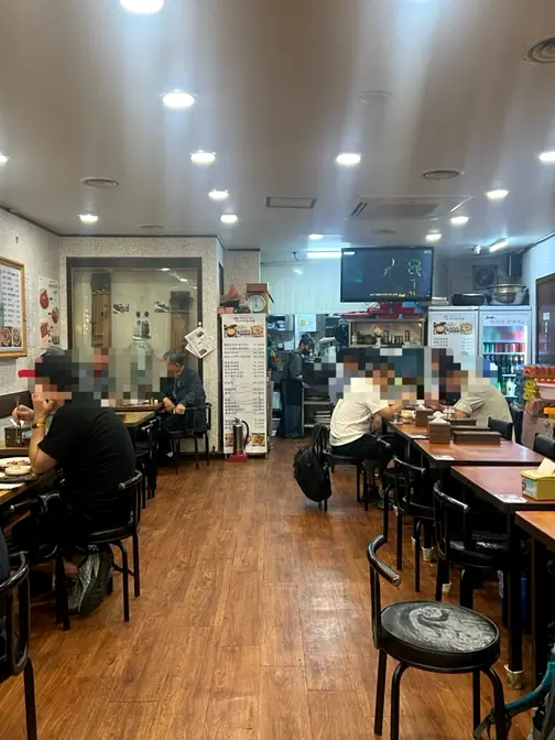 Indoor dining area Parkgane Bindaetteok