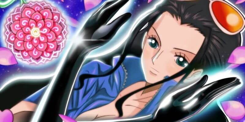 personagem nico robin do anime one piece, ela tem cabelos pretos amarrados para trás com duas mechas soltas na frente, olhos verdes, veste uma jaqueta azul e tem óculos de sol sob os cabelos, seus braços estão cruzados na frente do corpo e possuem cor preta e uma aura azul, ao fundo o universo com pétalas de flores e uma lótus aberta