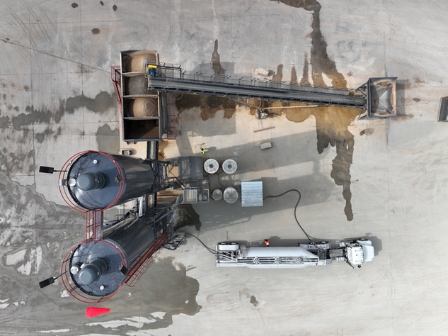 Industrial concrete batching plant with large silos