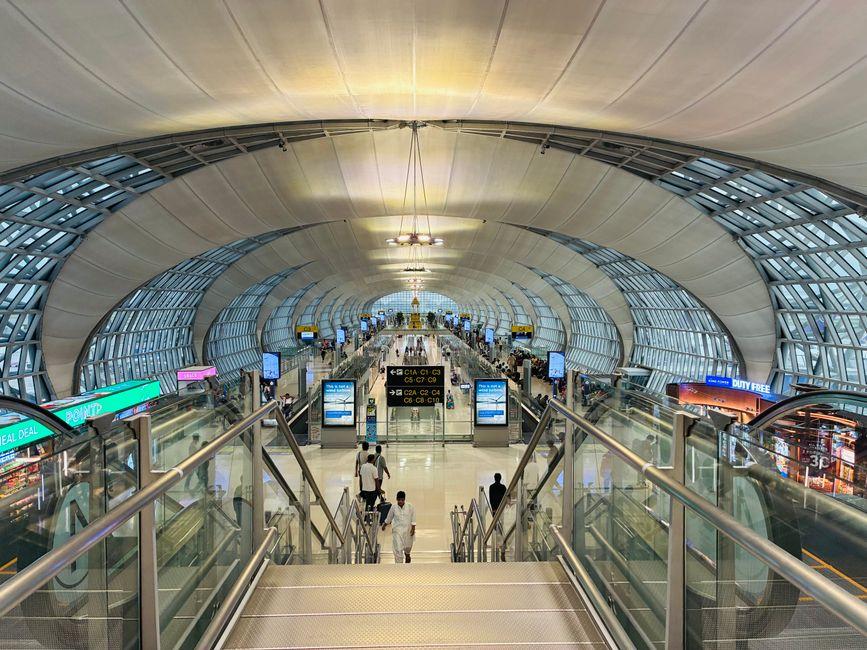 공항 면세점 쇼핑 매장