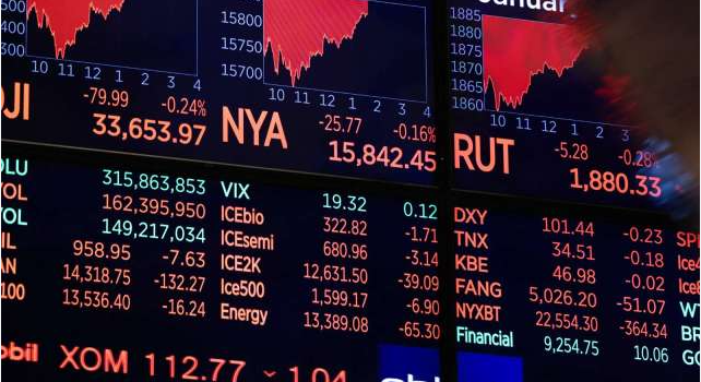 Underperformance of tech giants leads to sell-off in US stocks, which need to avoid hitting a new low in the next three months.