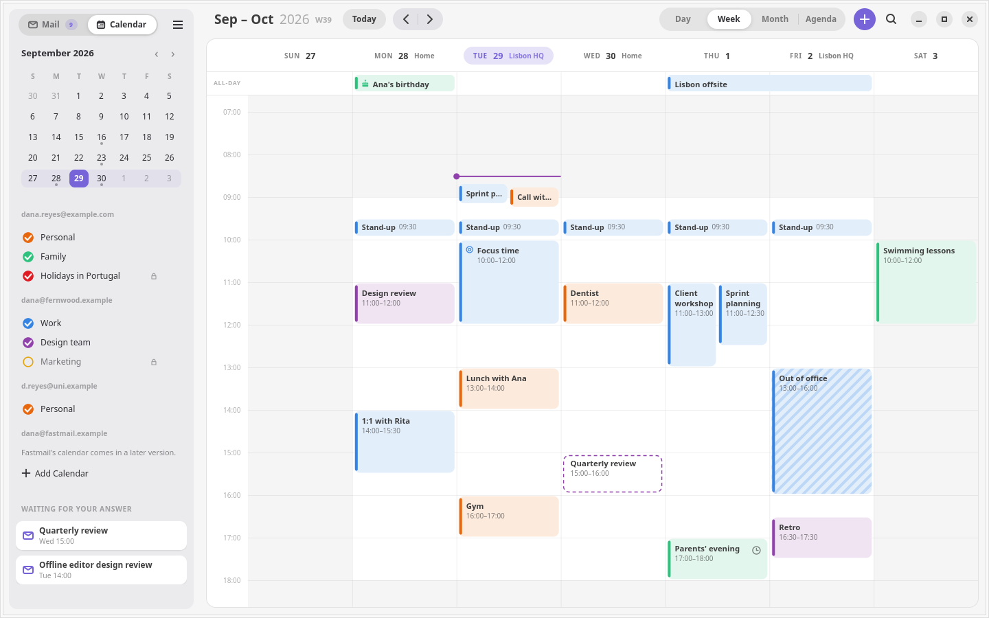 The calendar's week, with working hours shaded and each day's location