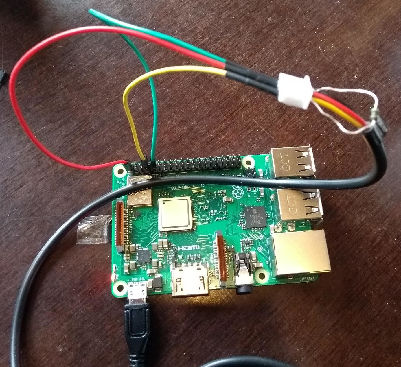 Raspberry Pi connected to temperature sensor