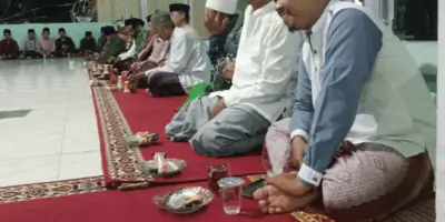 4 Hal yang Menjadi Sebab Turunnya Rahmat - Gambar sampul postingan