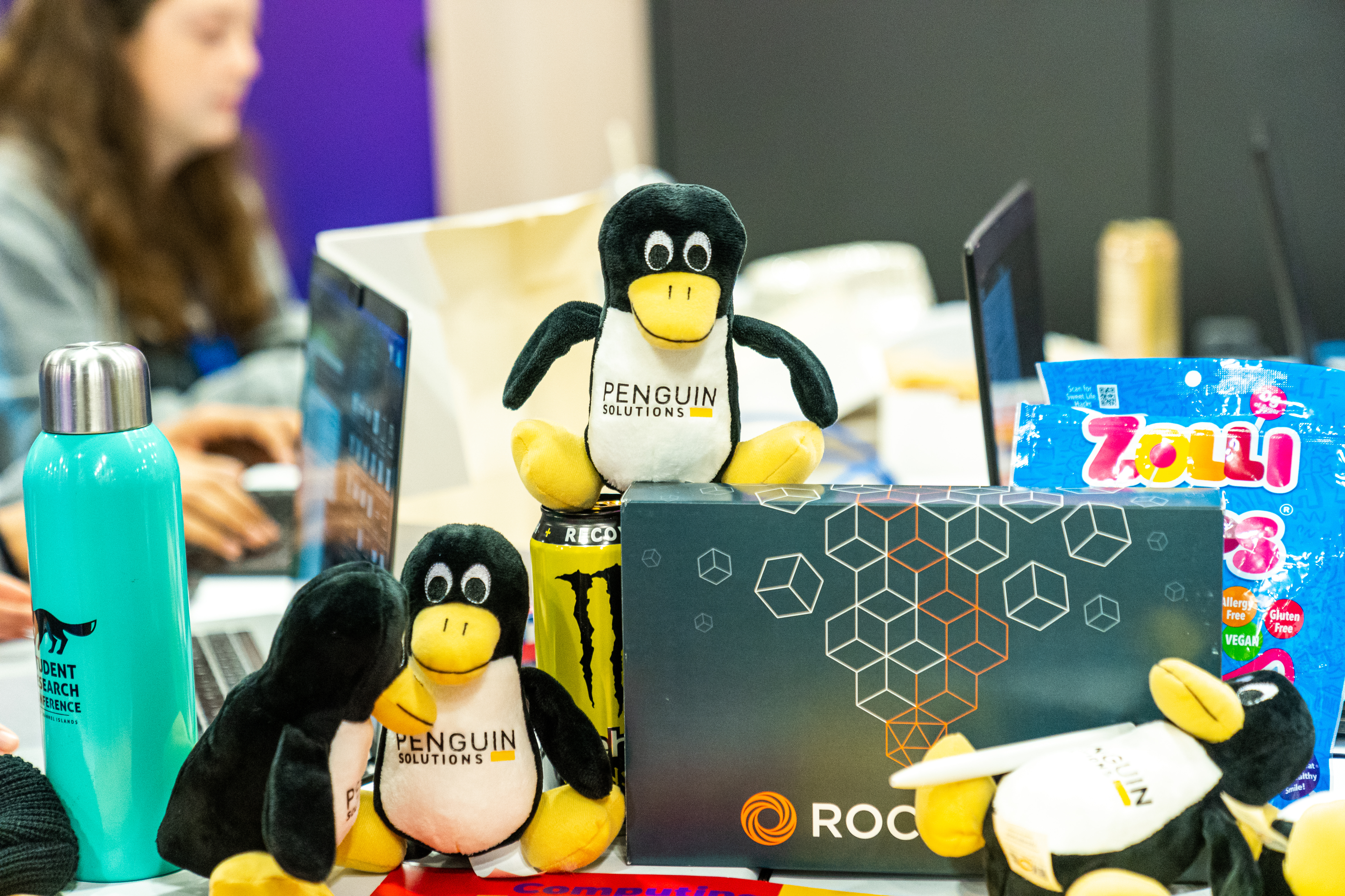 Penguin Solution的企鹅，很难不让人联想到linux吉祥物