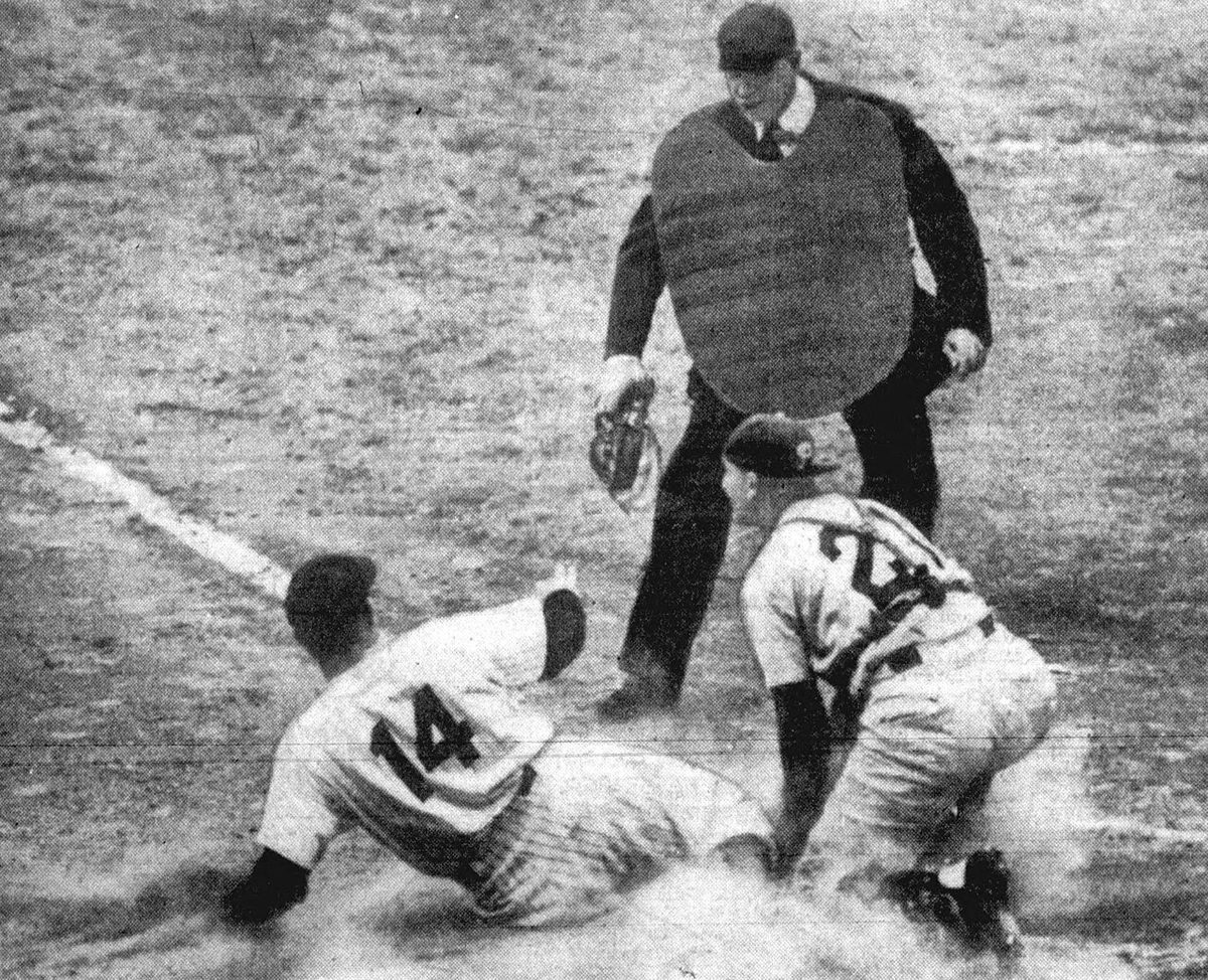 Gene Woodling scores for the Yankees during Game 4 of the 1950 World Series