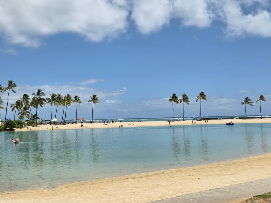 듀크 카하나모쿠 라군 — 하와이 첫날의 풍경