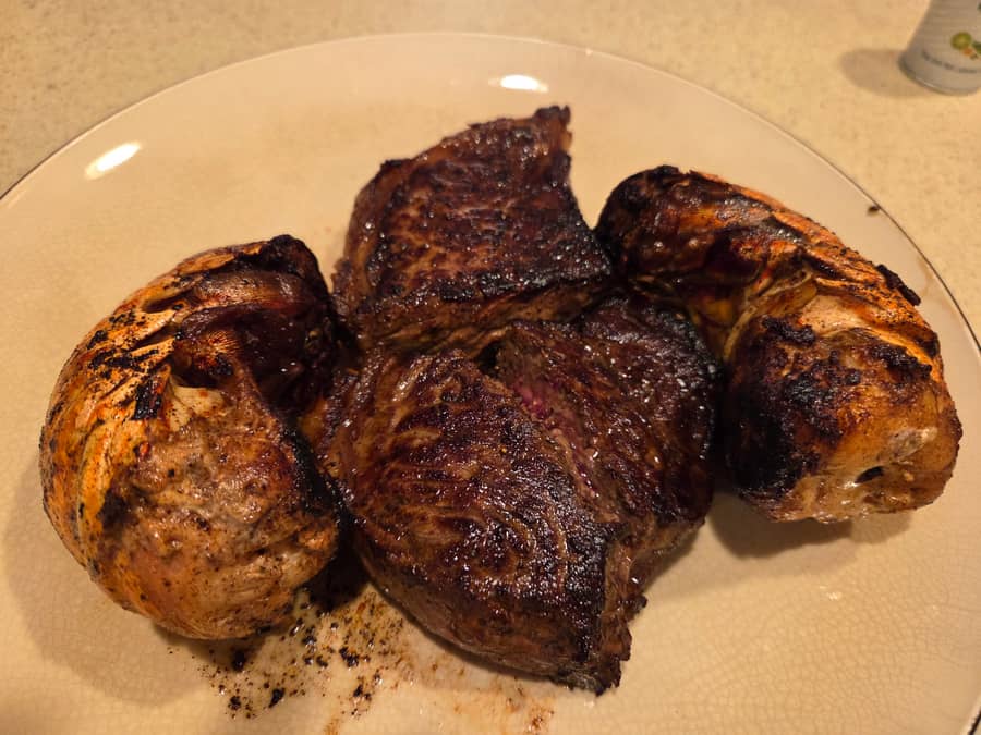 스테이크와 베이크드 포테이토