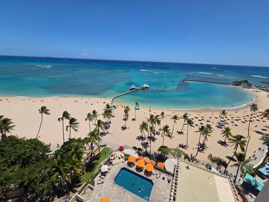 힐튼에서 내려다본 와이키키 비치