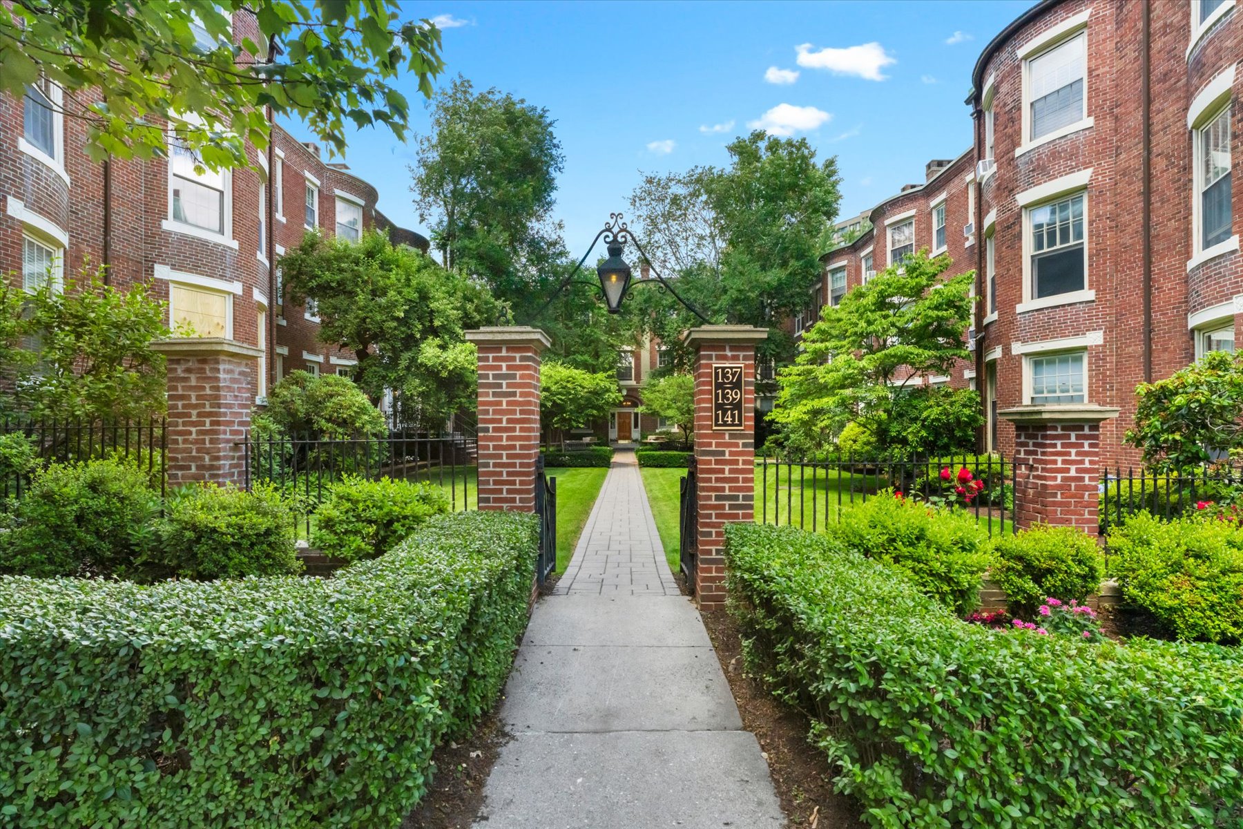 139 Beaconsfield Rd Unit B-1, Brookline MA