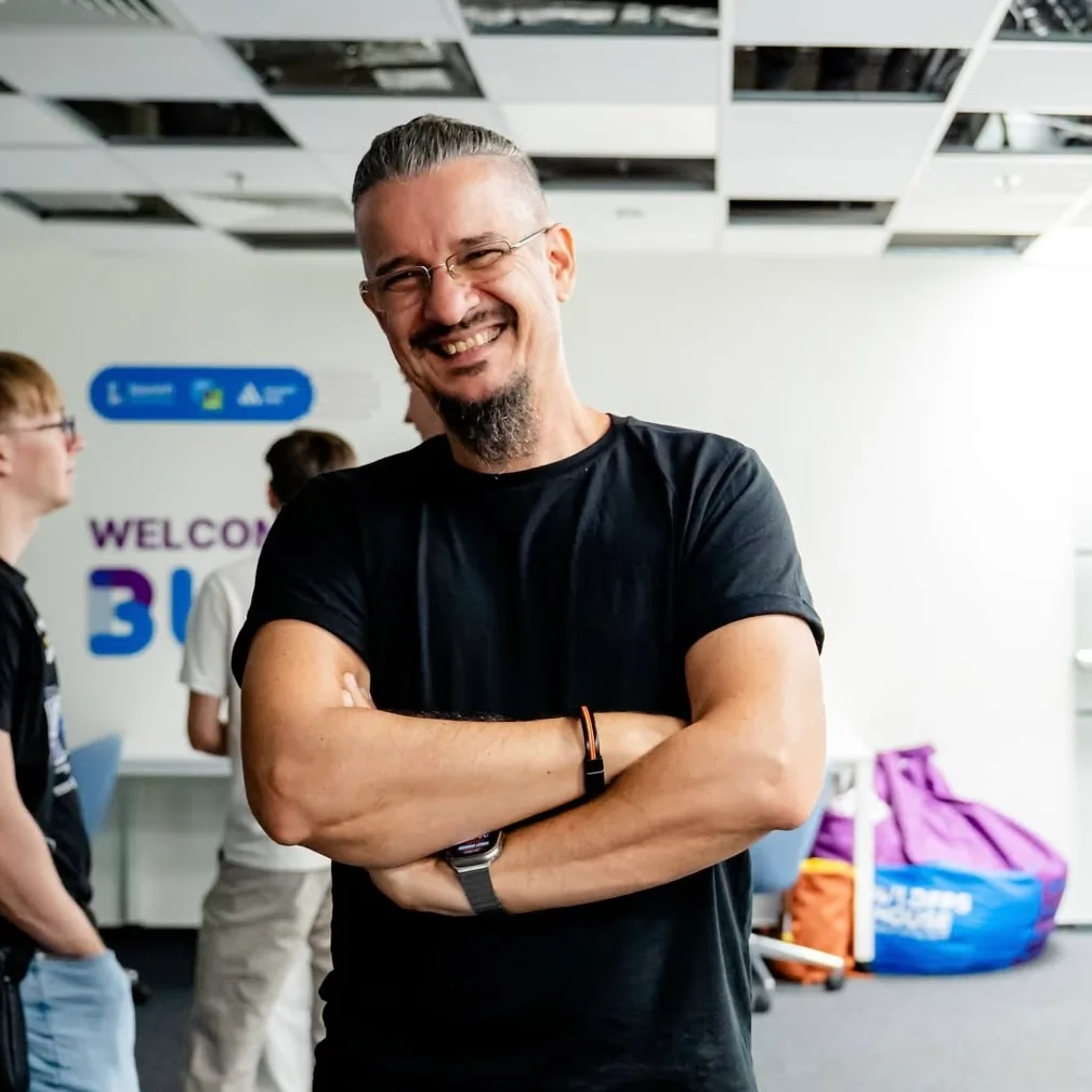 Sebastian Cochinescu at How to Web Demo Nights 2026