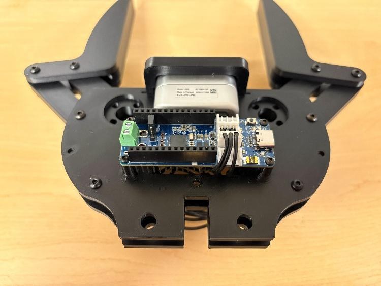 The wired gripper seen from above
