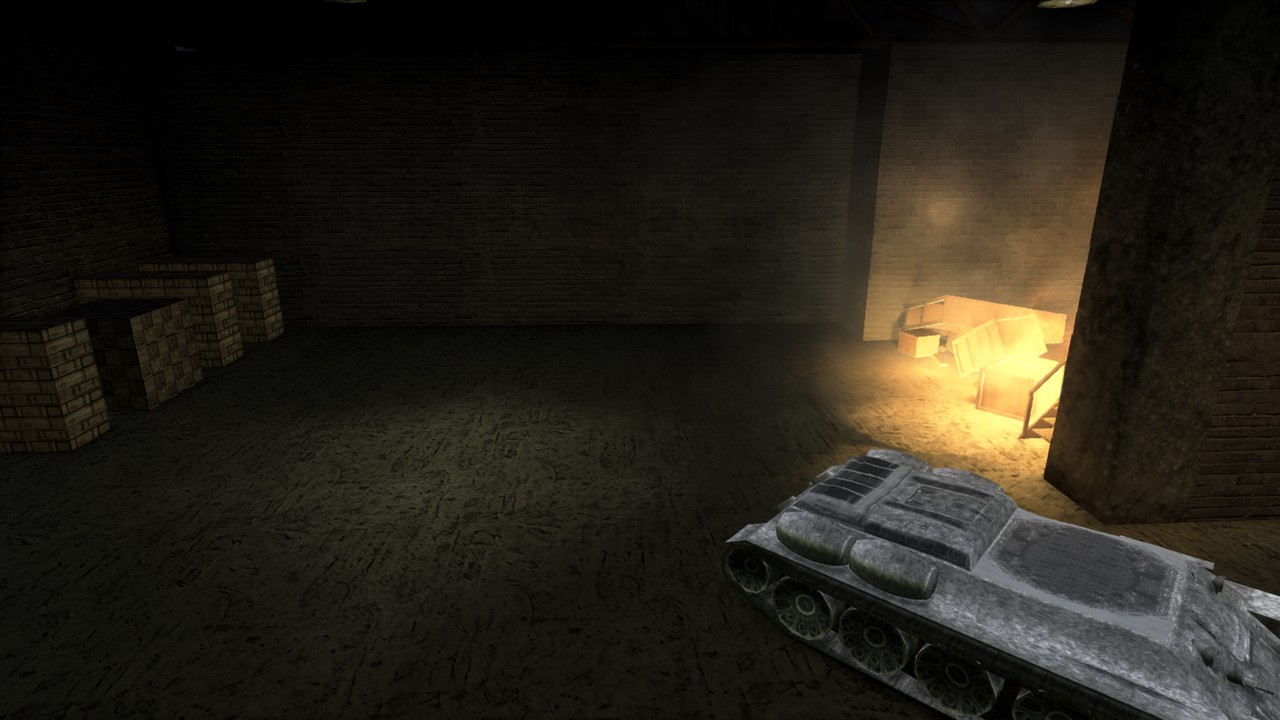 Canhão de um tanque diante de caixas iluminadas em ambiente interno do Finest Hour Remastered.