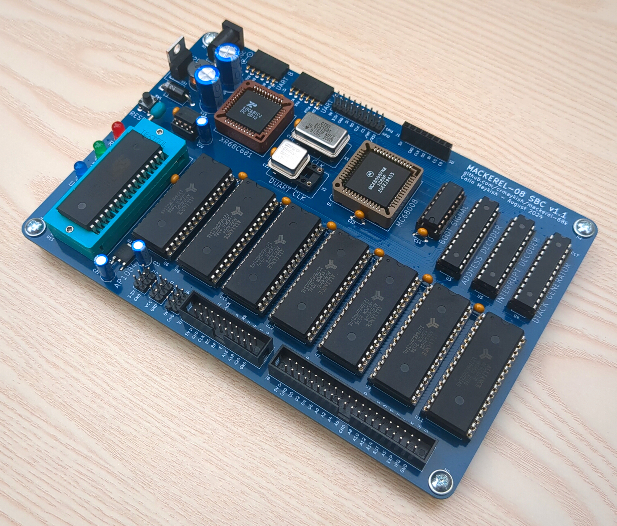 Mackerel-10-ide, from the project README